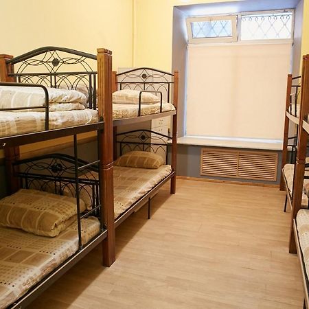 Night & Day Hostel Киев Экстерьер фото