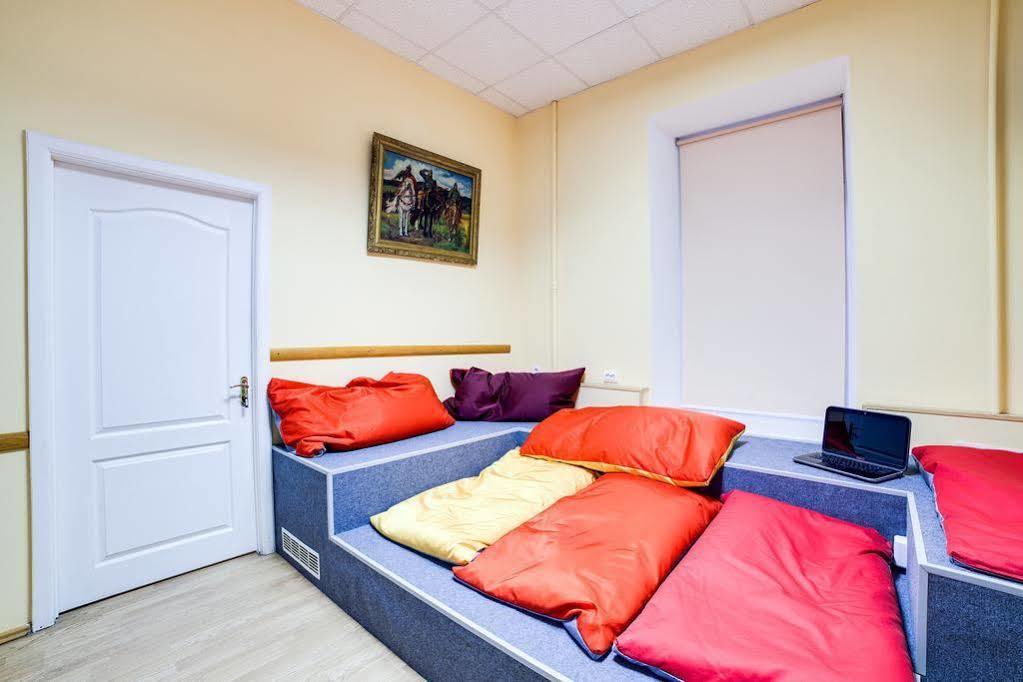 Night & Day Hostel Киев Экстерьер фото
