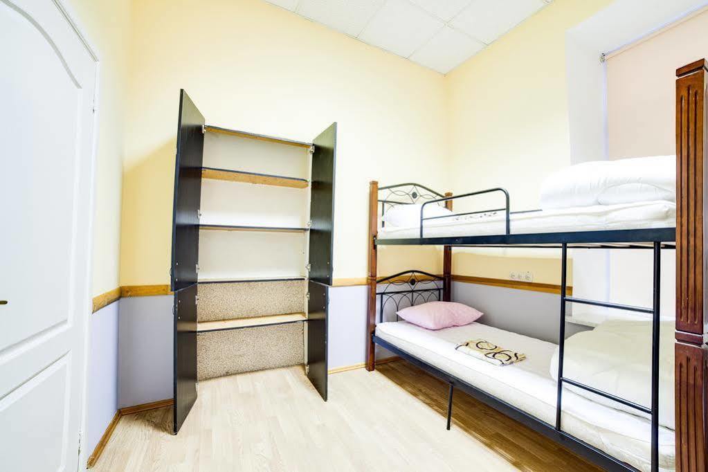 Night & Day Hostel Киев Экстерьер фото